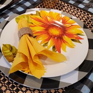 Plaid chargers and sunflowers plates